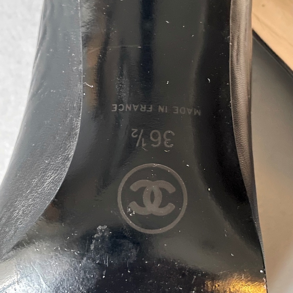 CHANEL CC Logo High Heels Leather Black Pumps - Picture 11 of 16